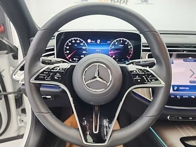 2025 Mercedes-BENZ E-CLASS photo 9