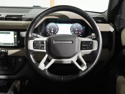 LAND ROVER DEFENDER - 10