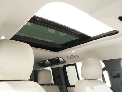 LAND ROVER DEFENDER - 3