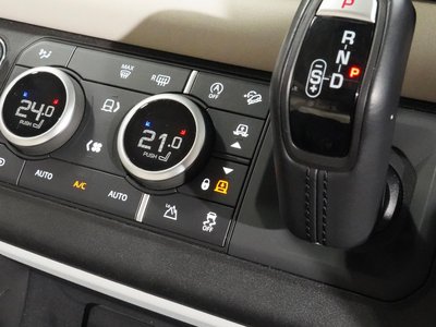 LAND ROVER DEFENDER - 4