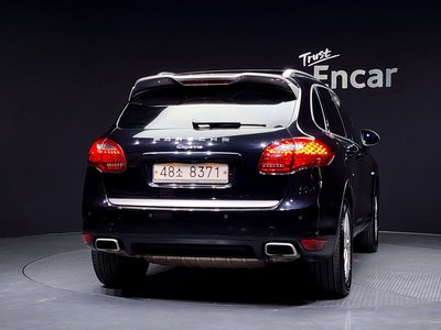 PORSCHE CAYENNE - 4