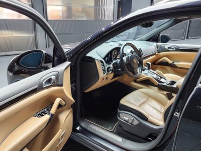 PORSCHE CAYENNE - 10