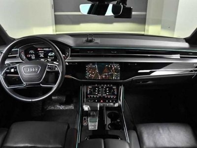 AUDI A8 - 8