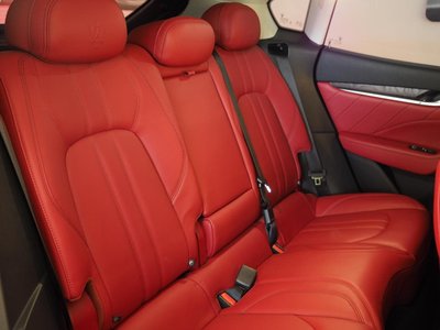 صورة 10 لـ 2019 Maserati LEVANTE