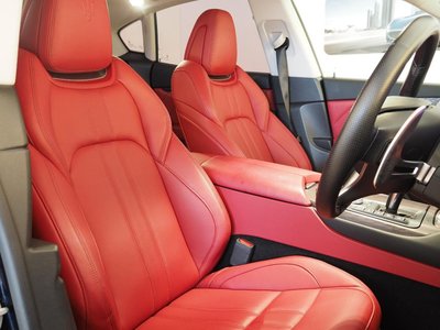 صورة 8 لـ 2019 Maserati LEVANTE