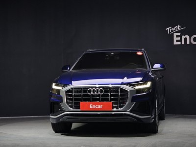 AUDI Q8 - 2