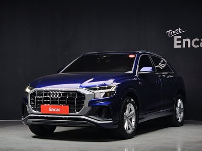 AUDI Q8 - 1