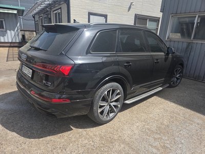 AUDI Q7 - 1