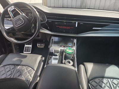 AUDI Q7 - 9