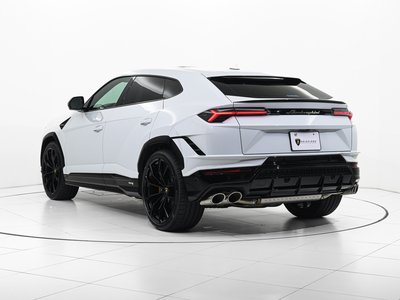 LAMBORGHINI URUS - 6