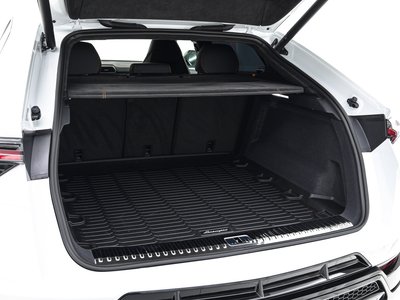 LAMBORGHINI URUS - 9