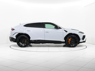 LAMBORGHINI URUS - 4