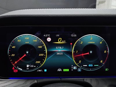 MERCEDES-BENZ E-CLASS - 8