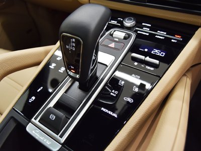 صورة مصغرة 16 لـ 2023 Porsche CAYENNE