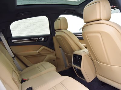 صورة مصغرة 13 لـ 2023 Porsche CAYENNE