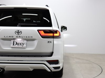 2025 Toyota LAND CRUISER 300 — миниатюра 28