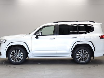 TOYOTA LAND CRUISER 300 - 8