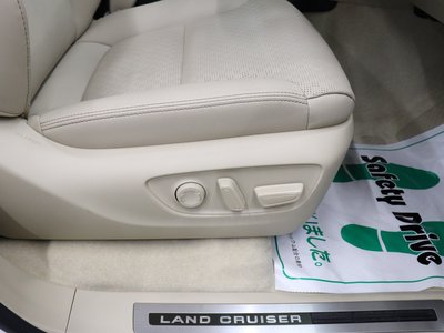 2025 Toyota LAND CRUISER 300 — миниатюра 60