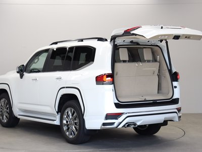 2025 Toyota LAND CRUISER 300 — миниатюра 34