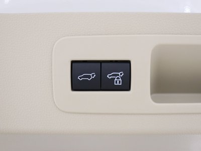 2025 Toyota LAND CRUISER 300 — миниатюра 40