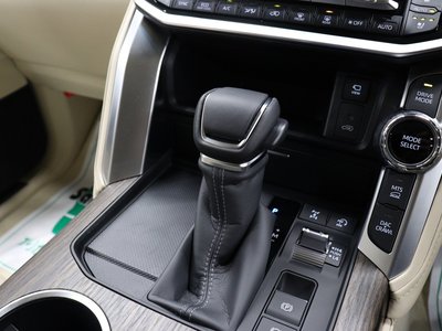 2025 Toyota LAND CRUISER 300 — миниатюра 54