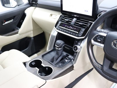 2025 Toyota LAND CRUISER 300 — миниатюра 58