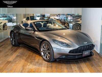 ASTON MARTIN DB11 VOLANTE
