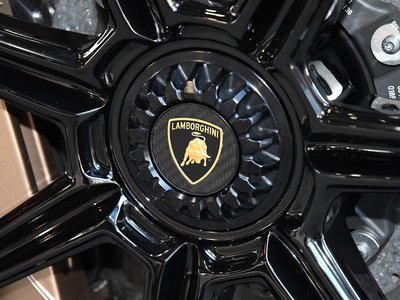 صورة مصغرة 24 لـ 2022 Lamborghini AVENTADOR