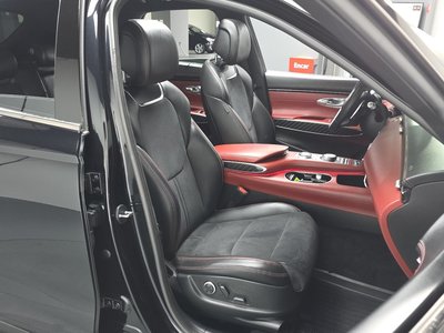 صورة 10 لـ 2021 Genesis GV70