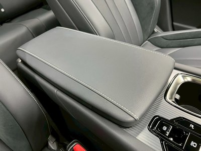 2025 Lexus RX thumbnail 60