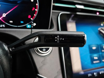 MERCEDES-BENZ E-CLASS - 9