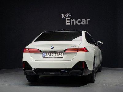 2025 BMW 5 SERIES 照片 3