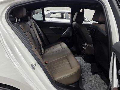 2025 BMW 5 SERIES 缩略图 18