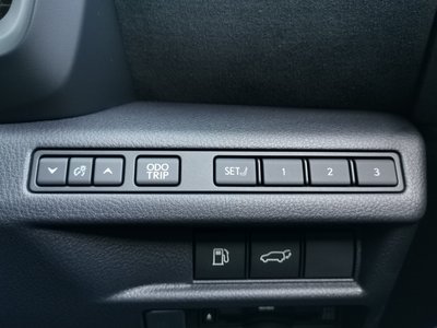 2025 Lexus LBX — миниатюра 24