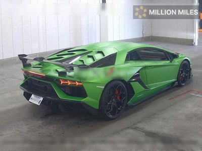 LAMBORGHINI AVENTADOR - 5