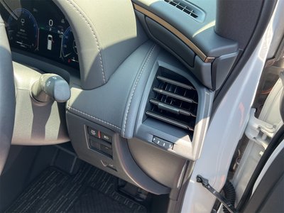 2024 Toyota ALPHARD thumbnail 33
