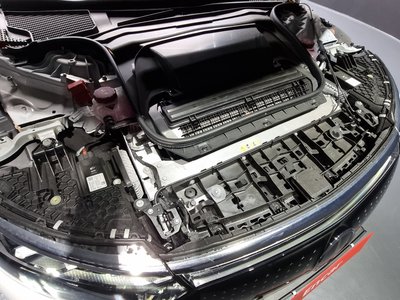 MERCEDES-BENZ EQS - 7