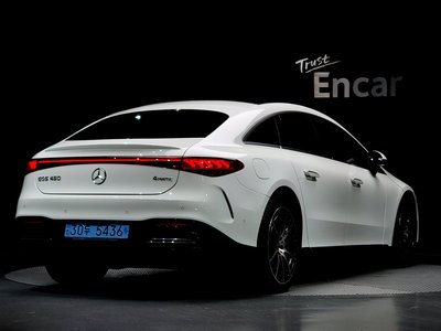 MERCEDES-BENZ EQS - 4