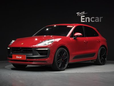 PORSCHE MACAN - 4