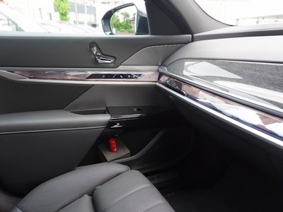 صورة مصغرة 29 لـ 2025 BMW I7