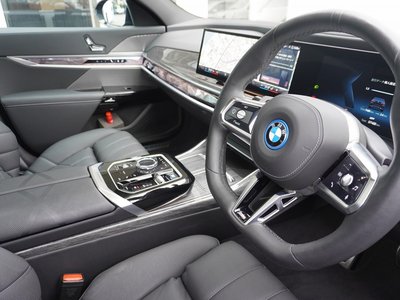 صورة مصغرة 27 لـ 2025 BMW I7