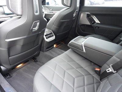 صورة مصغرة 40 لـ 2025 BMW I7
