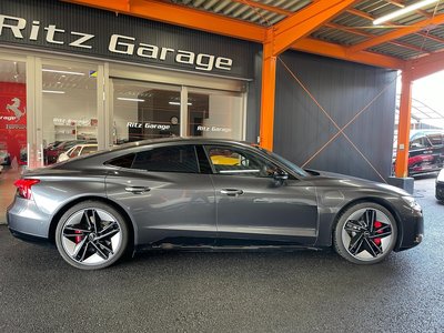 AUDI RS E-TRON GT - 8