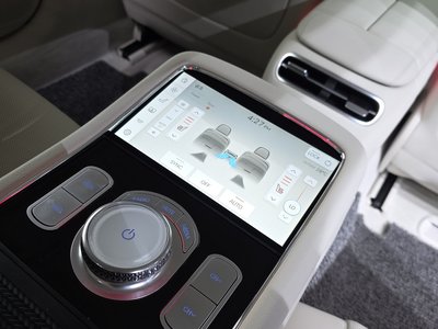 2024 Genesis G90 (RS4) — миниатюра 25