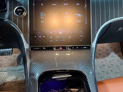 MERCEDES-BENZ GLC - 9