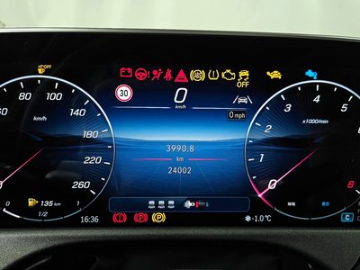 MERCEDES-BENZ E-CLASS - 8