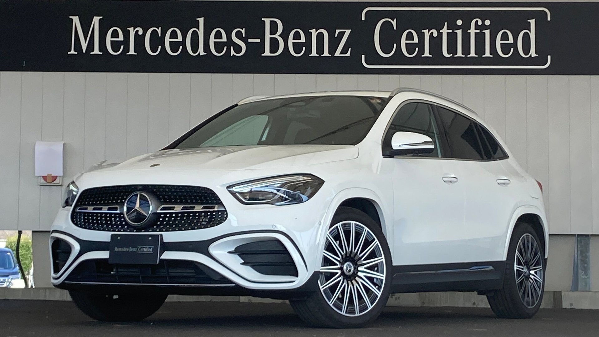 MERCEDES-BENZ GLA - View 1