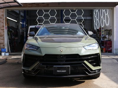 LAMBORGHINI URUS - 4
