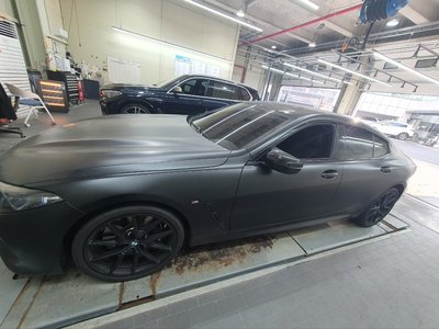 BMW 8 SERIES - 3