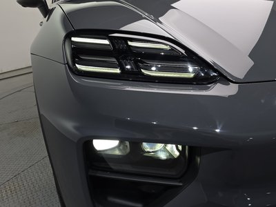 PORSCHE MACAN - 9